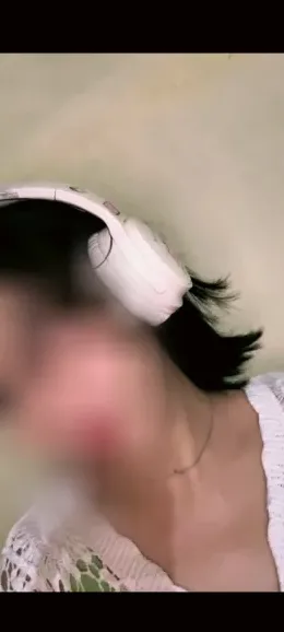 Daphne, 30