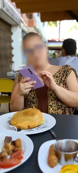 Julie, 39
