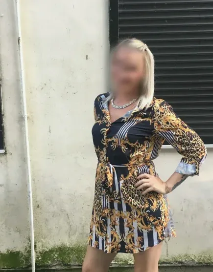 Karin, 34