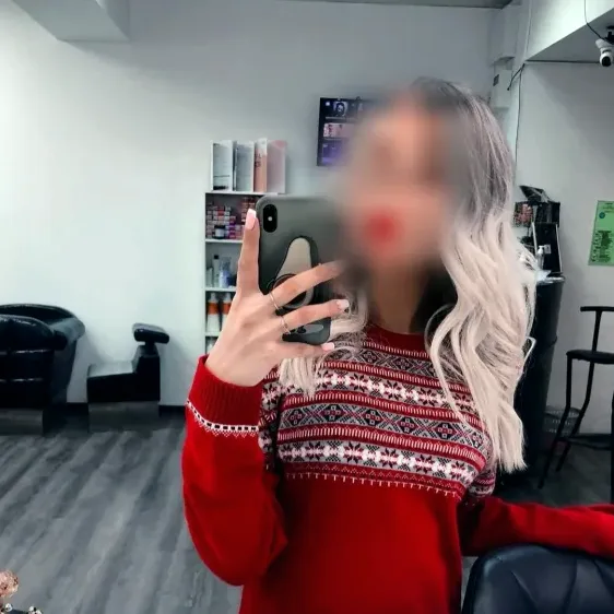 Kirsten, 35