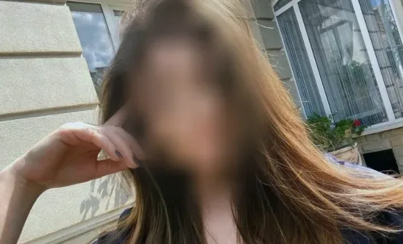 Mila, 19