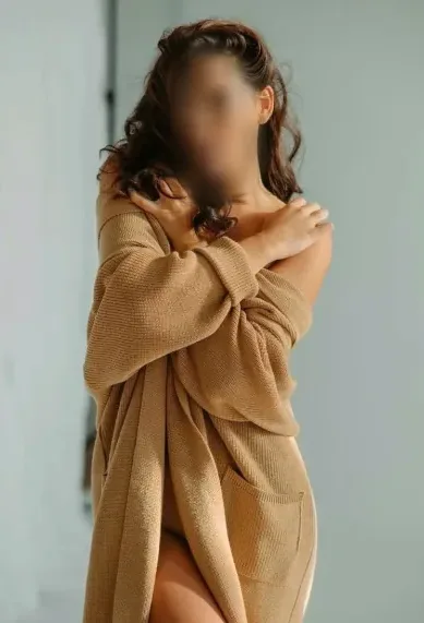 Nathalie, 35