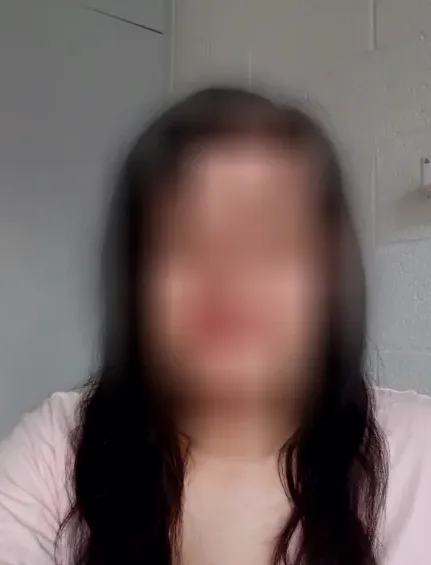 Sara, 33