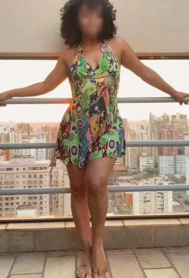 Zoe, 40